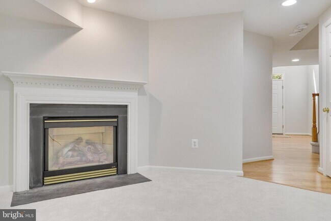 Building Photo - 4037 Fairfax Center Hunt Trail