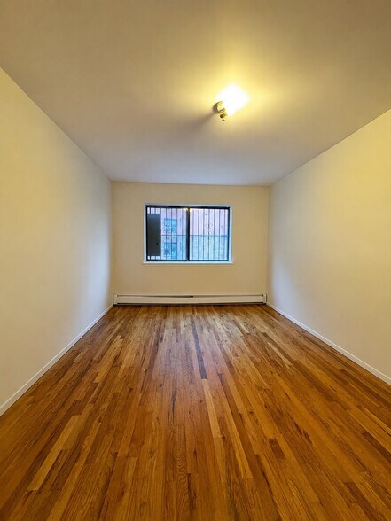 Building Photo - 3223 105th St