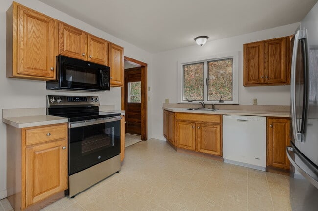 Building Photo - 293 Hamburg Rd