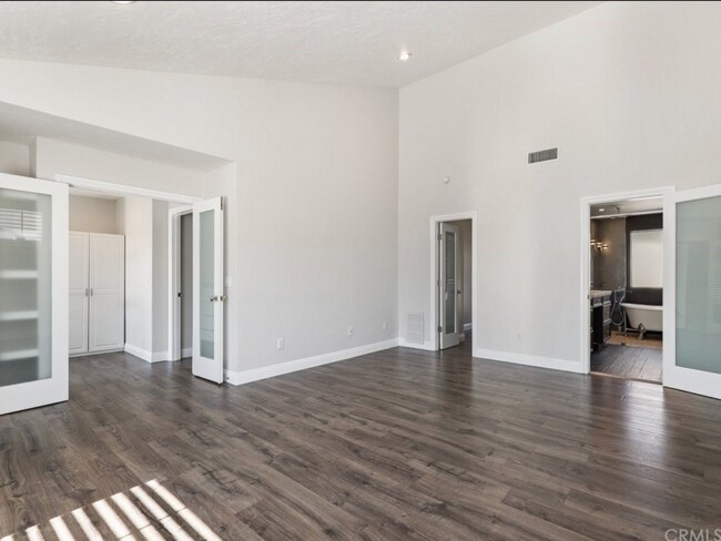 Building Photo - 5323 Coldwater Canyon Ave