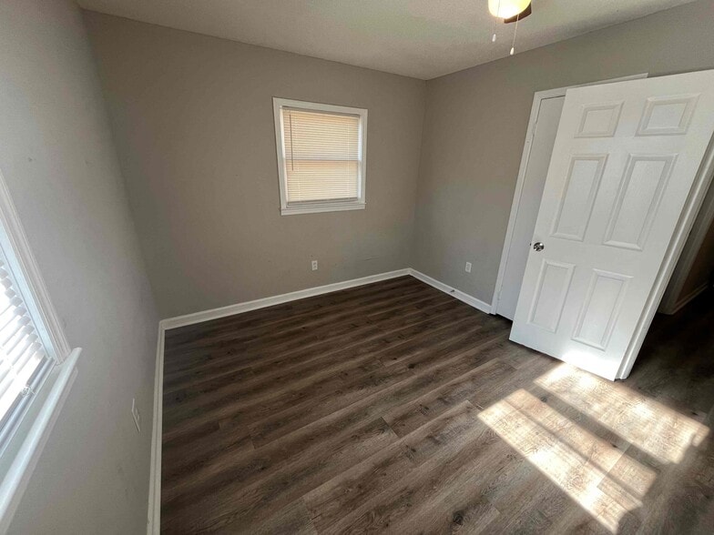 Building Photo - 1102 Danville Rd SW