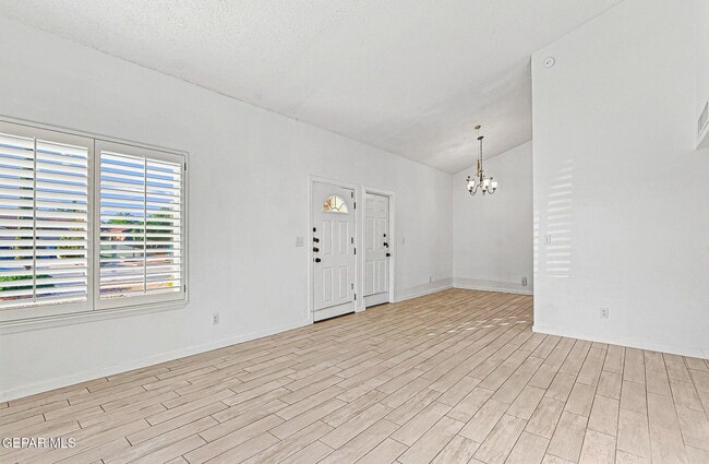 Building Photo - 204 Cutlass Dr