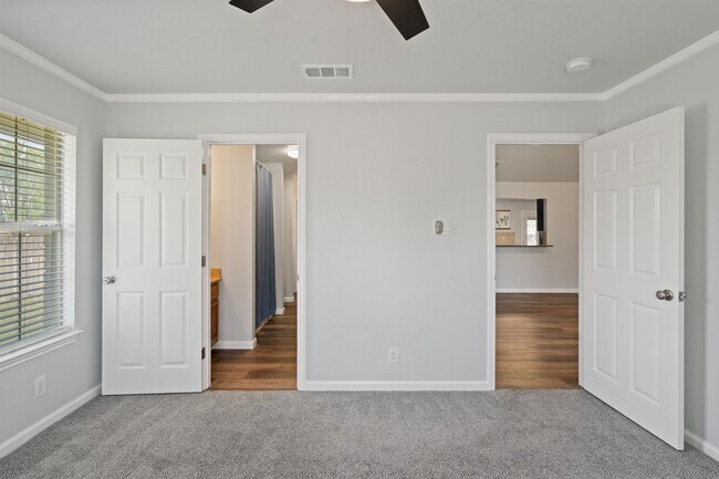 Building Photo - 113 White Feather Trail