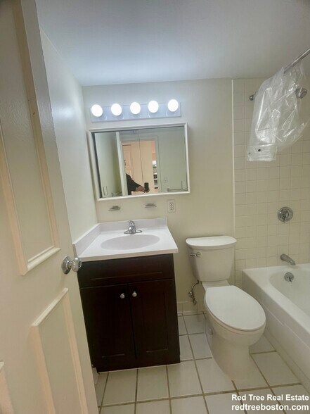 Building Photo - 175 Freeman St