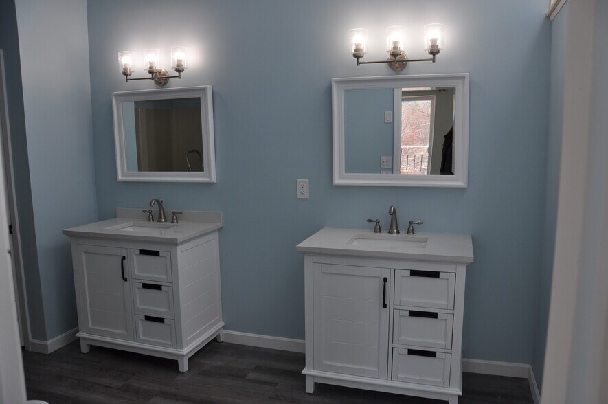 Master bath - 181 Littleton Rd