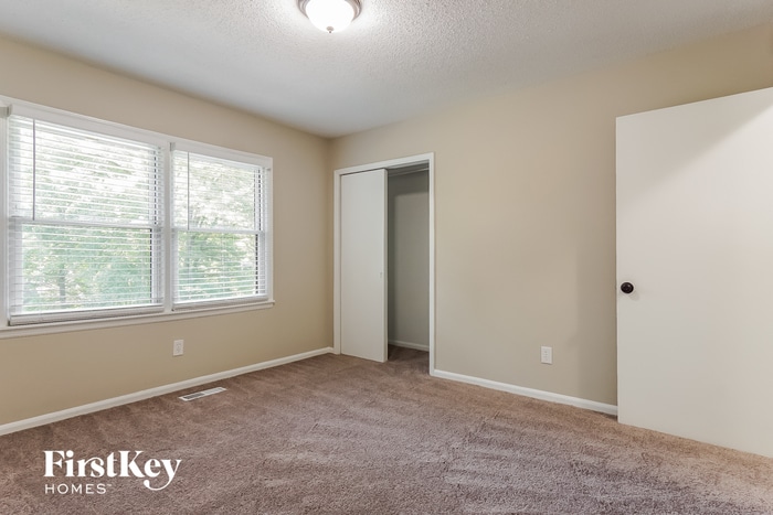 Building Photo - 3500 Ridgecrest Dr