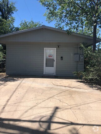 Building Photo - Adorable One bedrom efficiency in SUNSET T...
