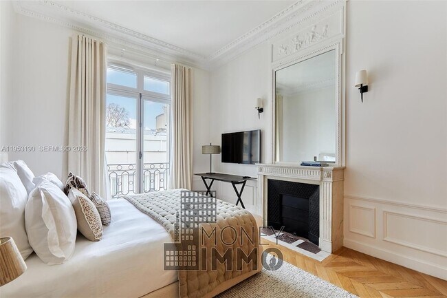 Building Photo - 11 Rue St