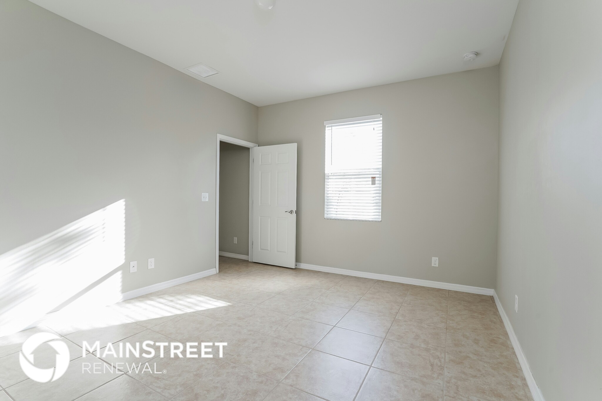 Building Photo - 1137 NW 19th Ave