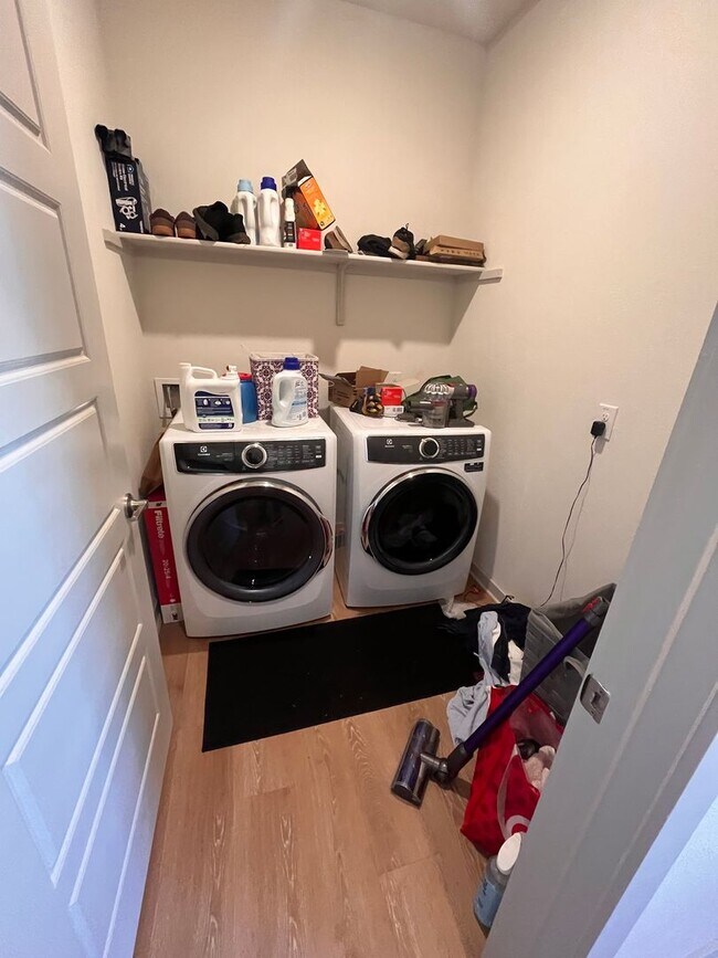 Building Photo - 3 bed 2 bath home off I-35