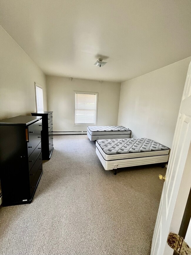 Building Photo - 500 N Division St