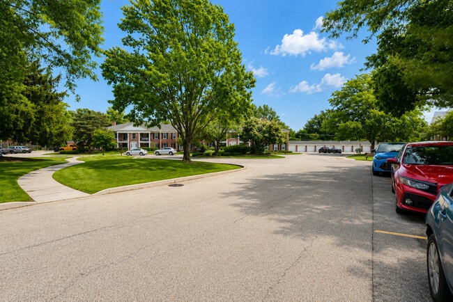 Building Photo - 530 Shorely Dr