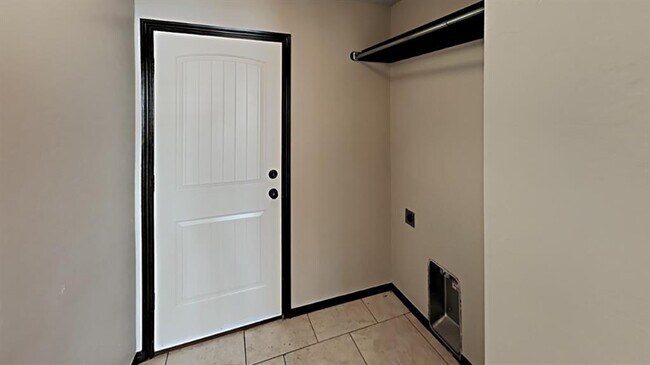 Building Photo - 5717 Gadwall Rd
