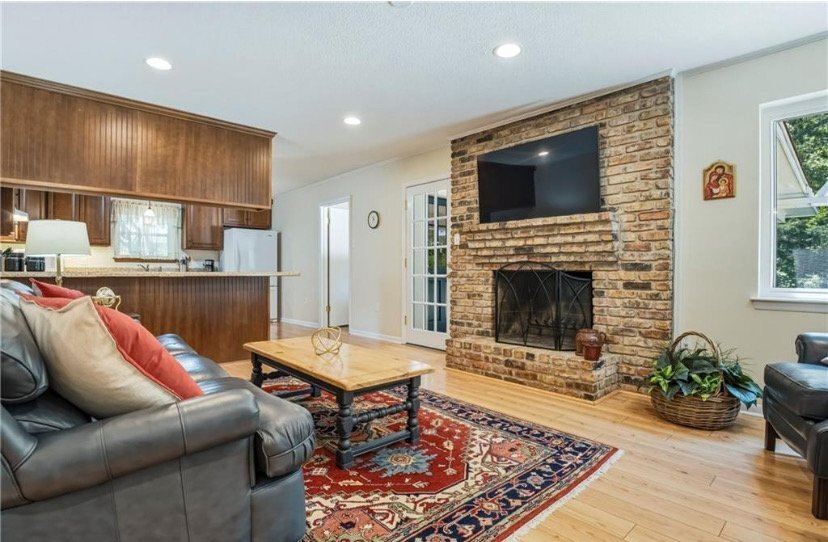 Building Photo - 4217 Spring Valley Dr S