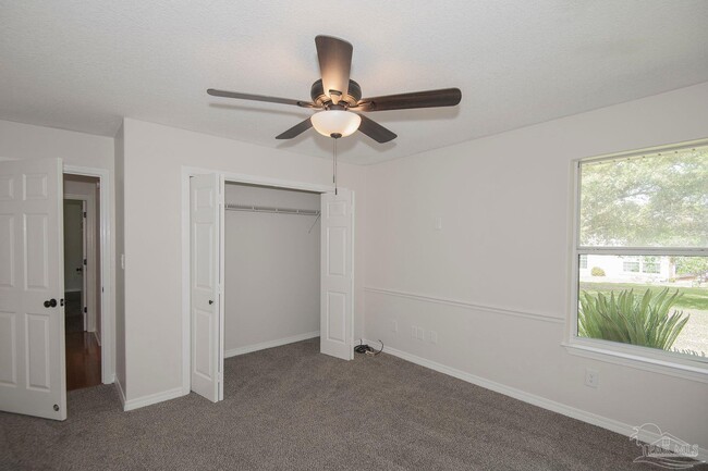 Building Photo - 5490 Oakmont Dr