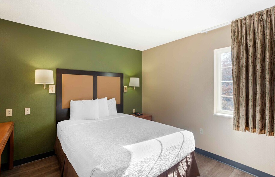 Building Photo - Furnished Studio-Jacksonville - Southside ...