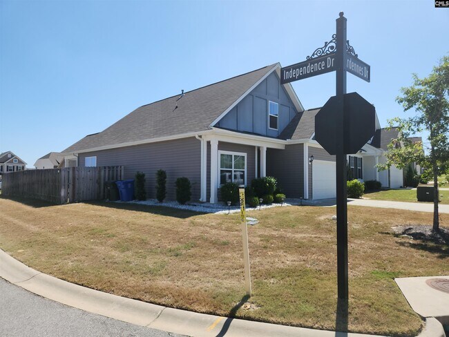 Building Photo - 1401 Ardennes Dr