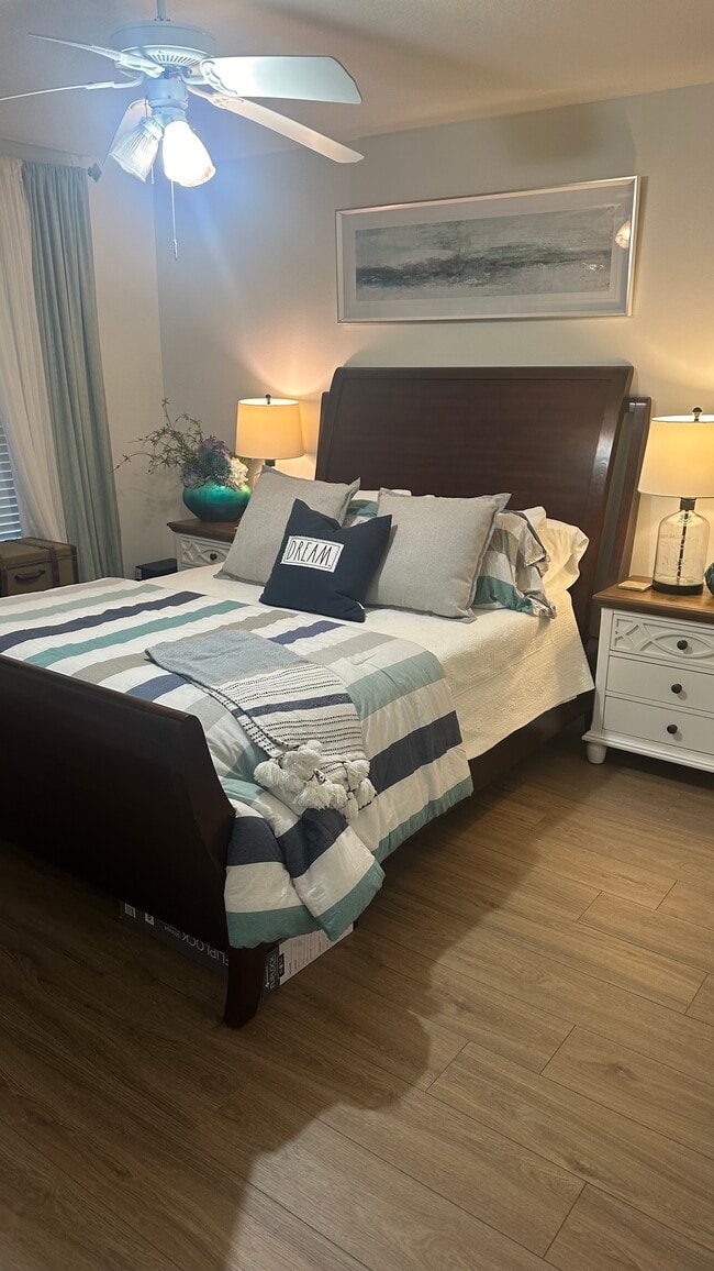 Building Photo - 561 Casa Bella Dr