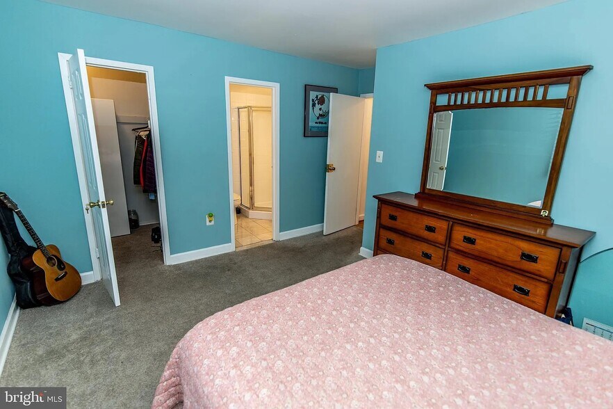 Building Photo - 3850 Bel Pre Rd