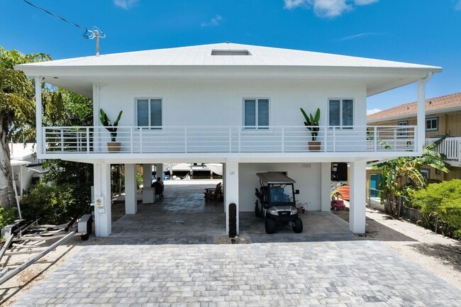 Building Photo - 121 Long Key Lake Dr