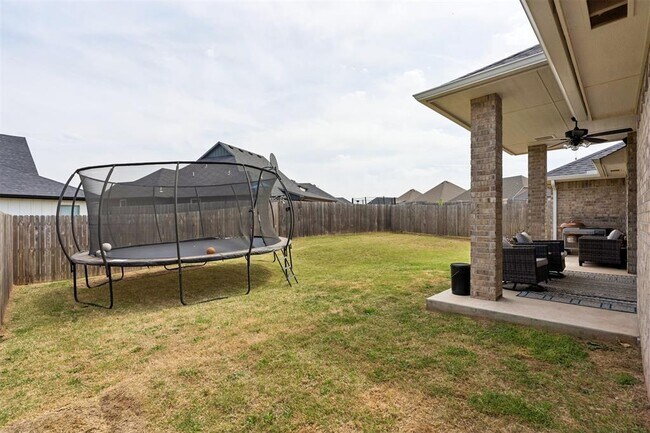 Building Photo - 2232 Los Angeles Ave