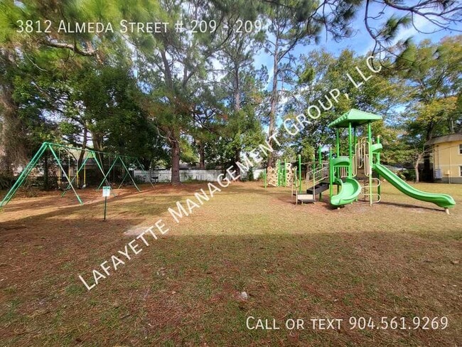 Building Photo - 3812 Almeda St
