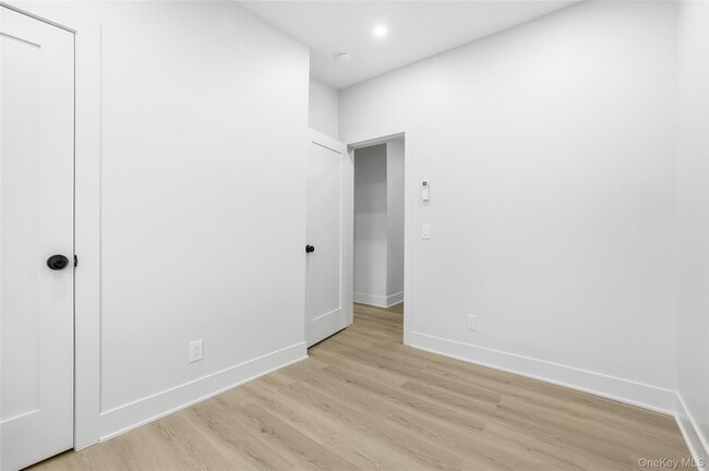 Building Photo - 36 Dunwoodie St