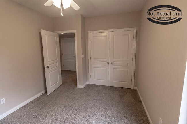 Building Photo - 7392 Arratt Ct