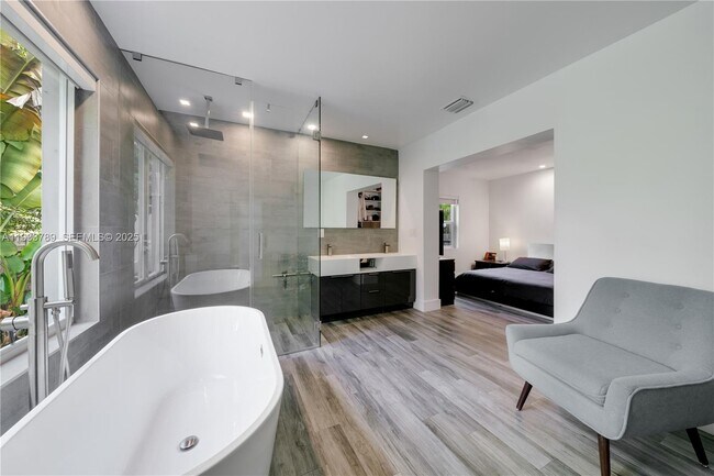 Building Photo - 125 NW 88th St