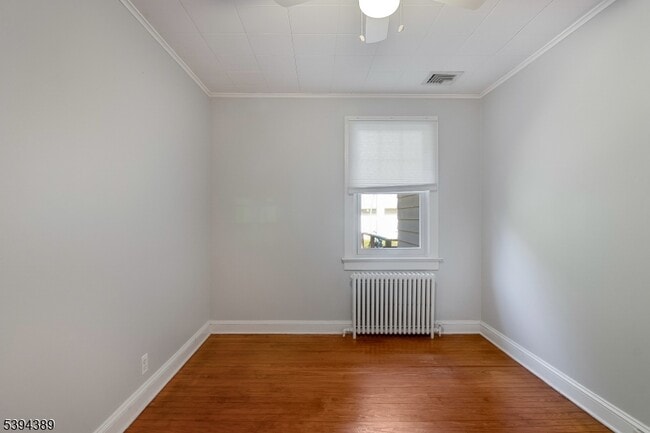 Building Photo - 111 W Shore Rd