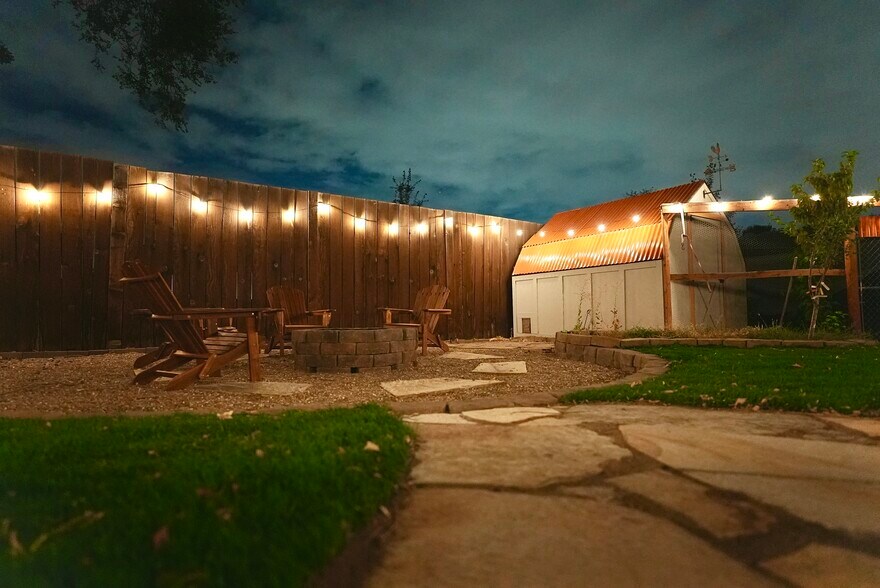 Building Photo - 4284 S Normandie Ln