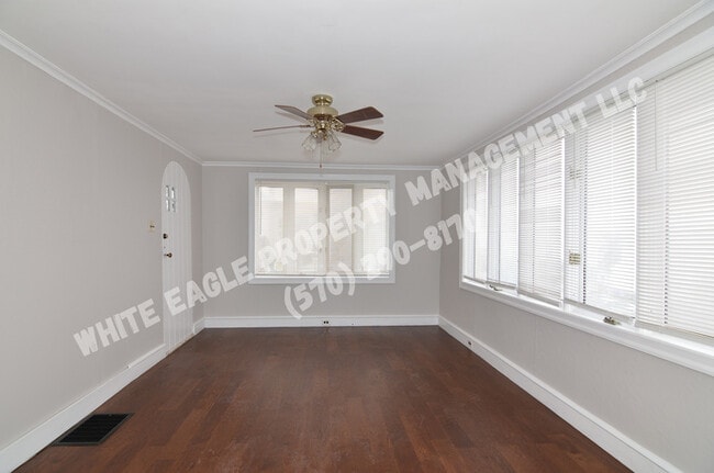 Building Photo - 319 Front St