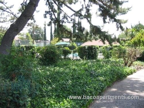 Building Photo - Villa East Apartments