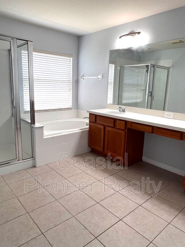 Building Photo - 11404 Misty Isle Ln