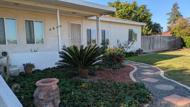 Building Photo - 4665 W Hedges Ave