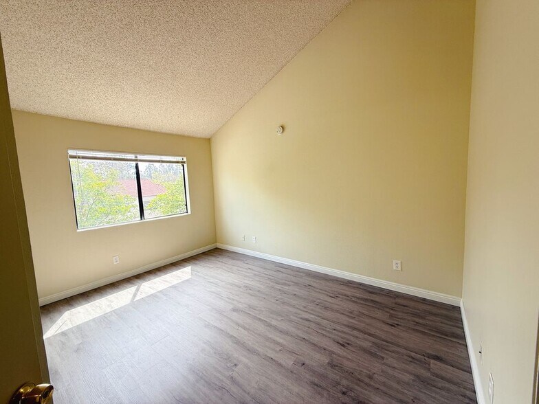 Building Photo - 8547 San Jacinto Ct