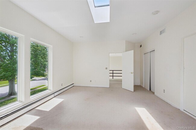 Building Photo - 67 Parkway Dr