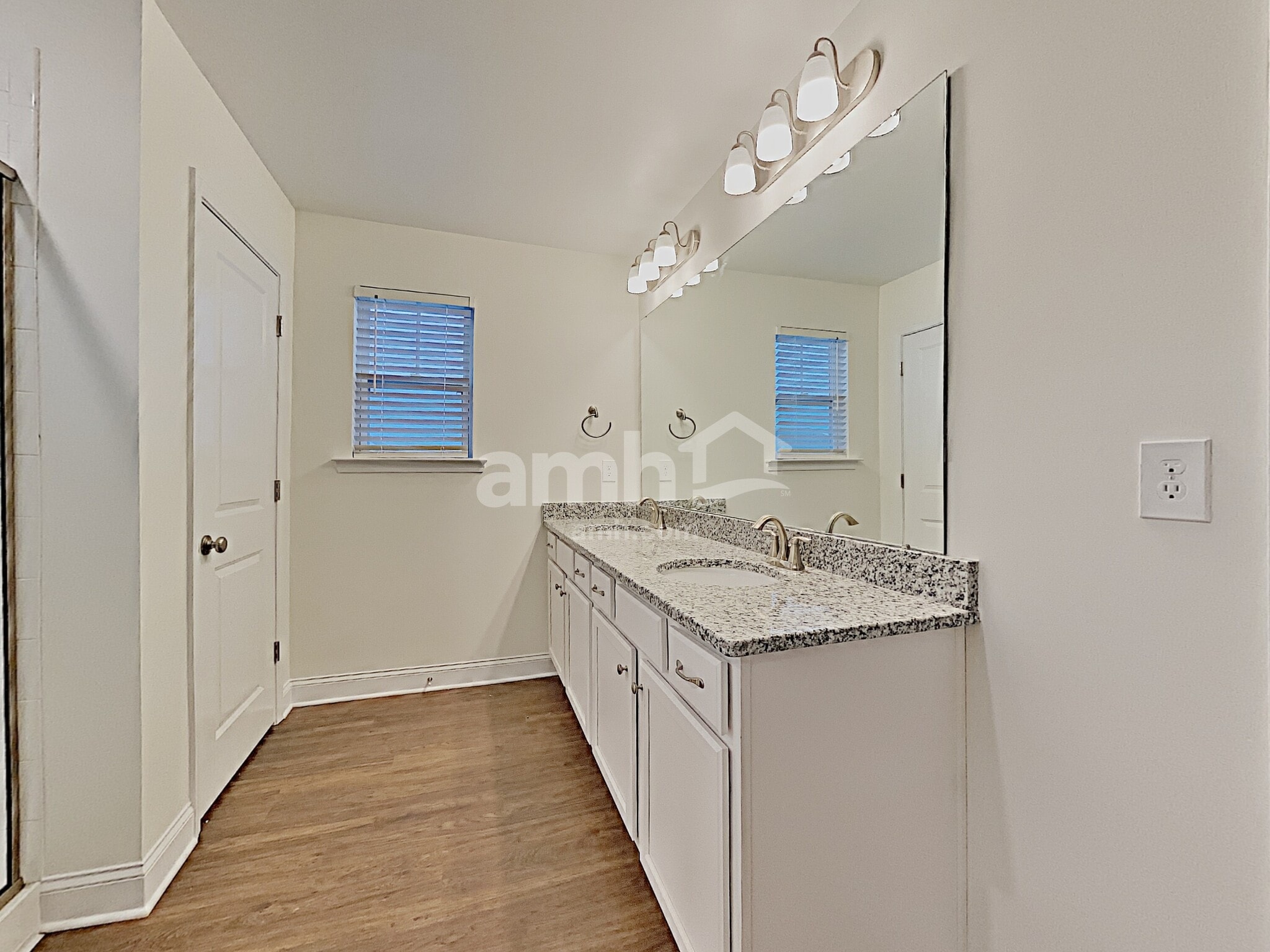 Building Photo - 119 Everett Park Dr