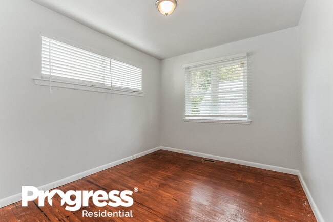 Building Photo - 1510 Shore Rd