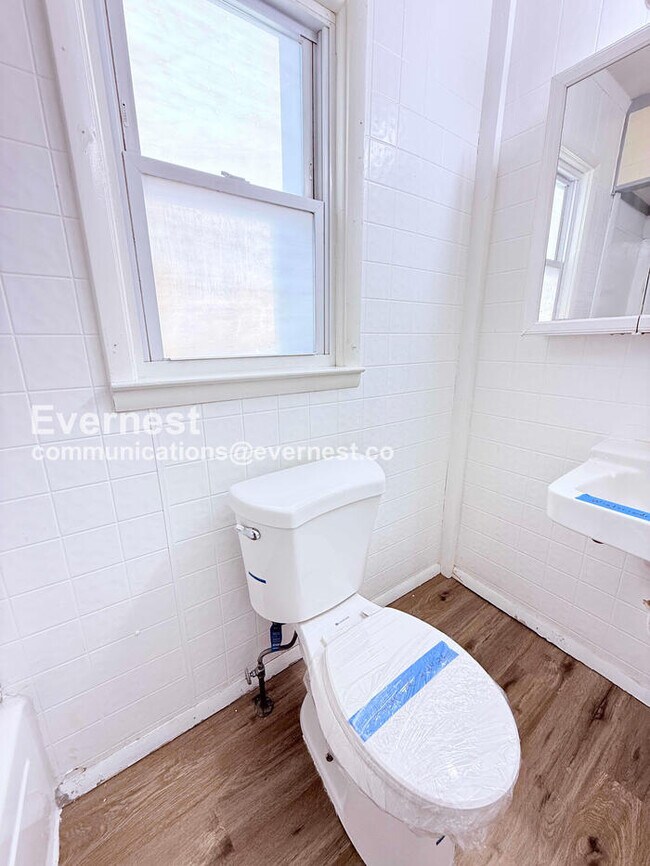 Building Photo - 1547 Airline Ave