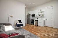 Building Photo - Brand NEW 4 Bed 1 Bath Floor-Thru Brownsto...