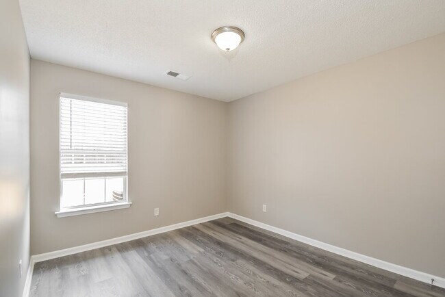 Building Photo - 5894 Keebler Dr