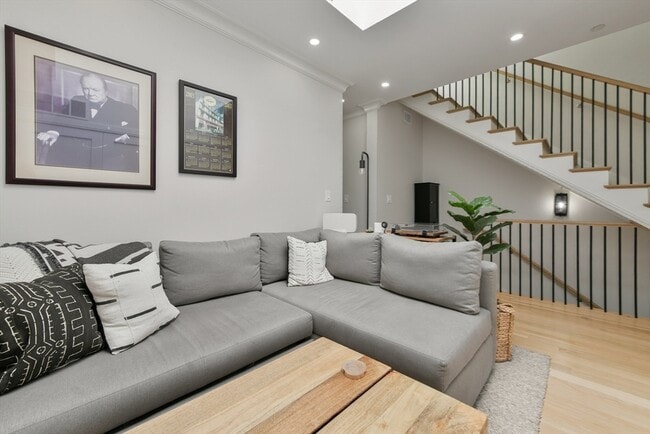 Building Photo - 232 Clarendon St