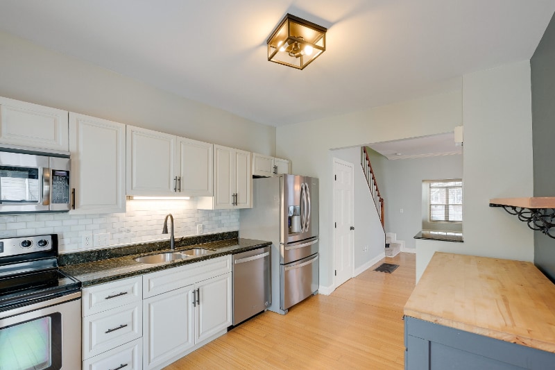 Building Photo - 1090 Michigan Ave