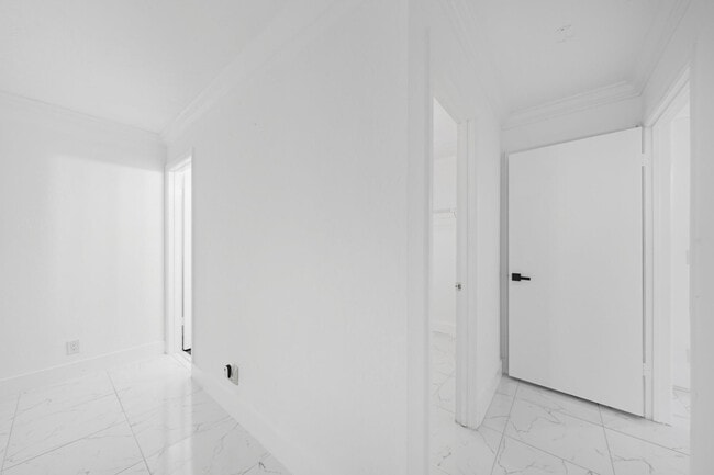 Building Photo - 1443 SW 27th Ave