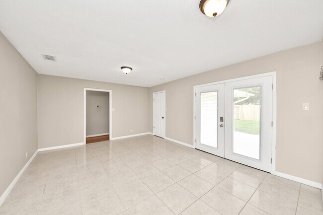 Building Photo - 3419 Norris Dr