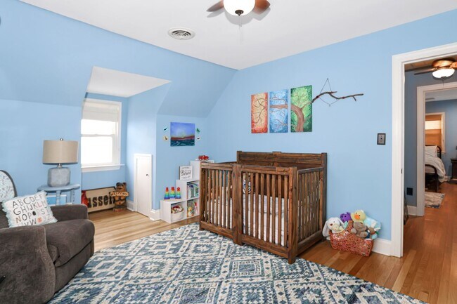 Building Photo - Beautiful Waterview Home on Chesapeake Ave. Contact Victoria Jenkins at (757) 525-7157 for more i...