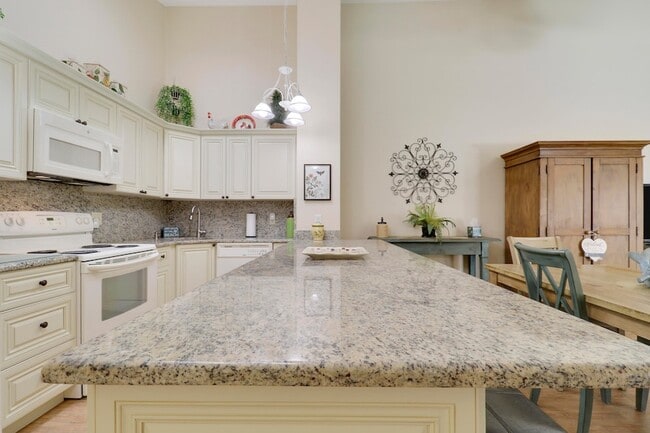 Building Photo - 1801 S US Hwy 1