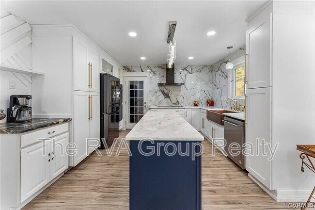 Building Photo - 8300 Winterslow Terrace