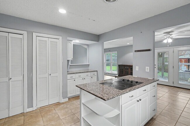 Building Photo - 16238 Brookford Dr